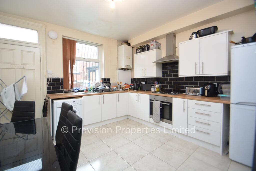4 bed Mid Terraced House for rent in Leeds. From Provision Properties - Leeds 4 bed Mid Terraced House for rent in Leeds. From Provision Properties - Leeds