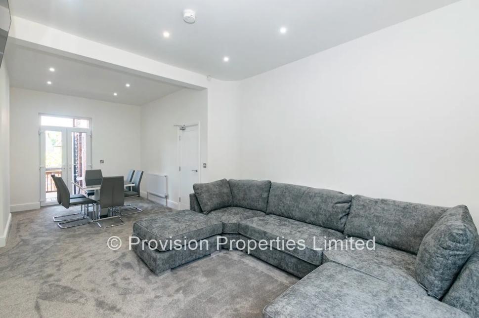 9 bed Mid Terraced House for rent in Leeds. From Provision Properties - Leeds