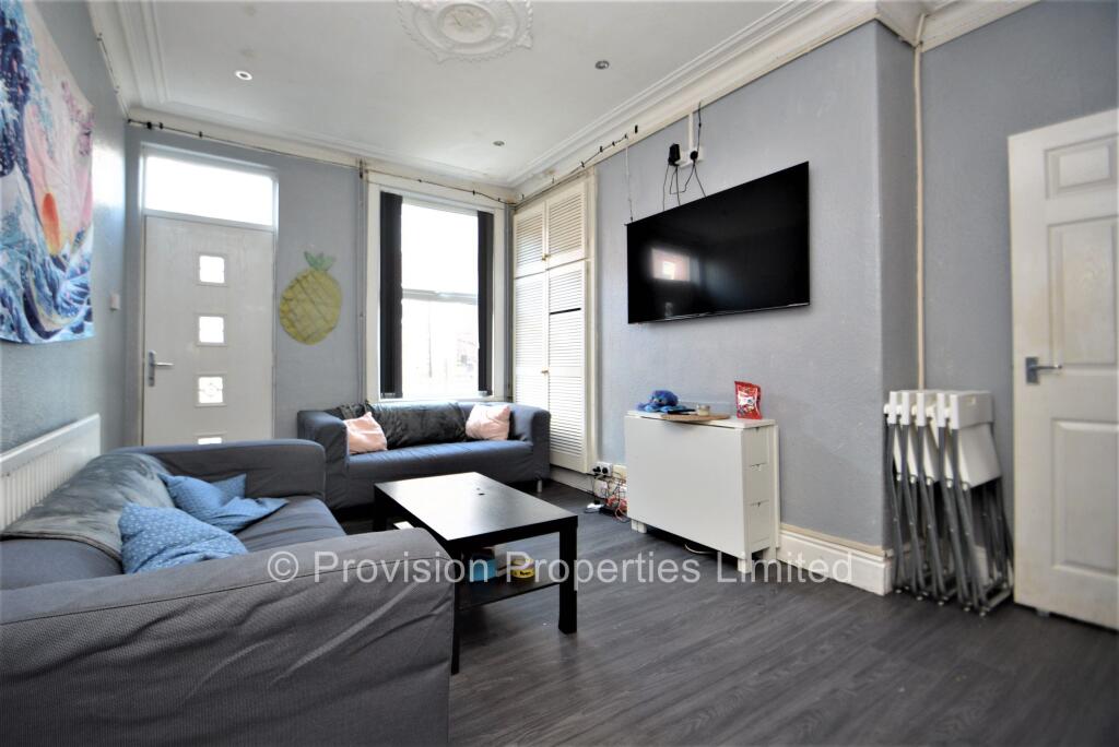 6 bed Mid Terraced House for rent in Leeds. From Provision Properties - Leeds