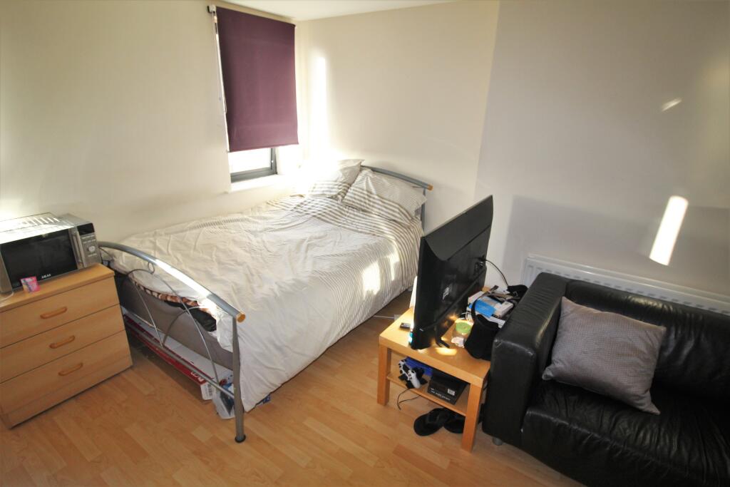 4 bed Studio for rent in Leeds. From Samara Lettings - Leeds