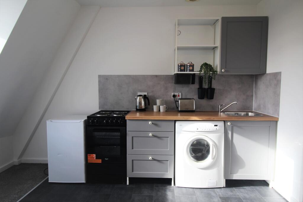 4 bed Studio for rent in Leeds. From Samara Lettings - Leeds