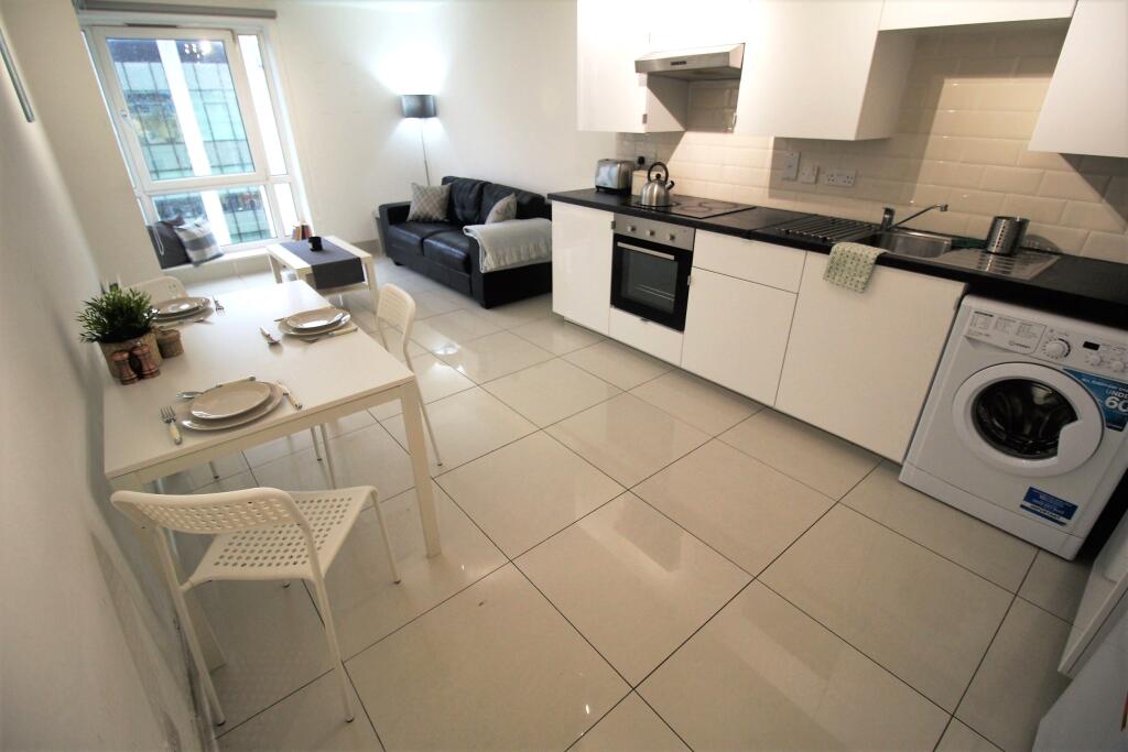 3 bed 1st Floor Flat for rent in Leeds. From Samara Lettings - Leeds