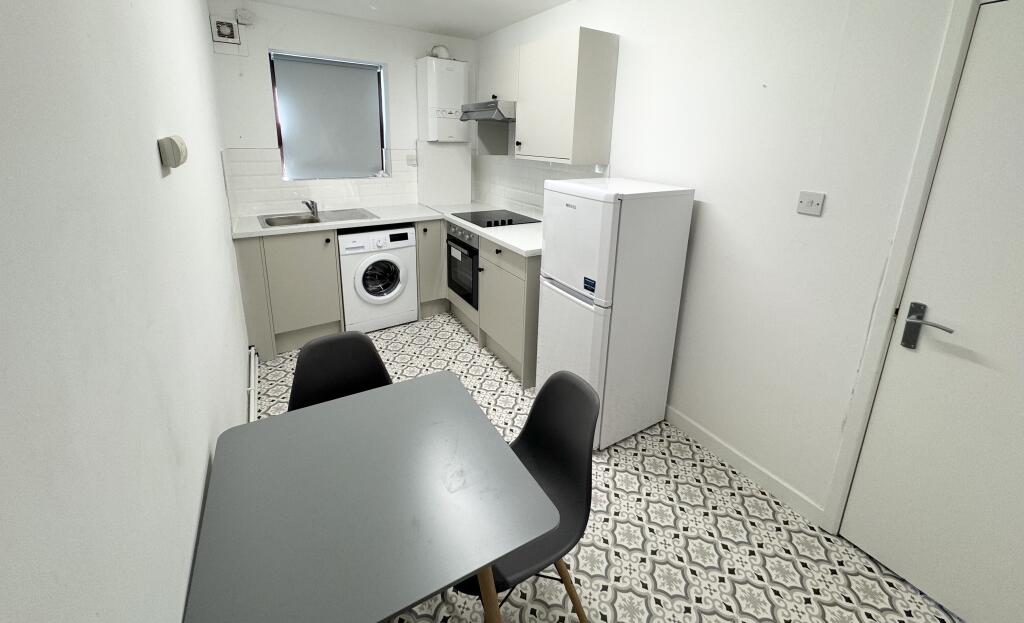 2 bed 1st Floor Flat for rent in Leeds. From Samara Lettings - Leeds