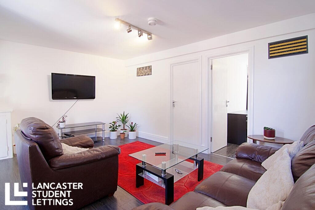 5 bed Detached for rent in Lancaster. From Lancaster Student Lettings