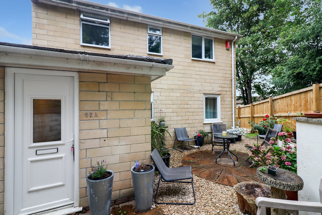 2 bed Apartment for rent in Somerset. From Martin & Co - Bath