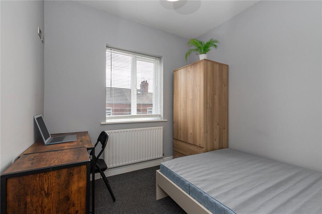 1 bed Mid Terraced House for rent in Newcastle-under-Lyme. From Whitegates - Macclesfield 1 bed Mid Terraced House for rent in Newcastle-under-Lyme. From Whitegates - Macclesfield