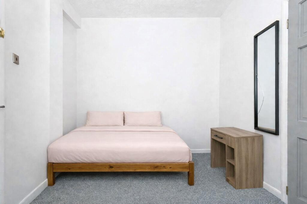 1 bed Mid Terraced House for rent in Newcastle-under-Lyme. From Whitegates - Macclesfield 1 bed Mid Terraced House for rent in Newcastle-under-Lyme. From Whitegates - Macclesfield