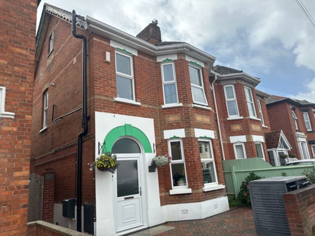 2 bed Semi Detached for rent in Dorset. From Martin & Co - Bournemouth