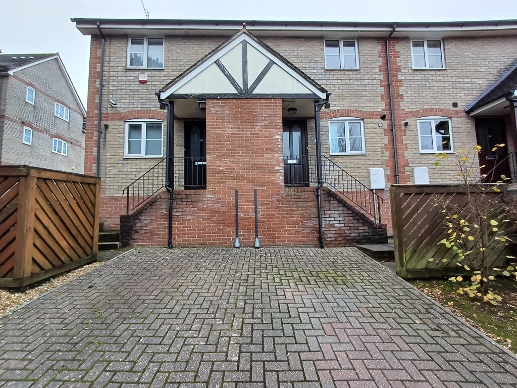 2 bed Mid Terraced House for rent in Dorset. From Martin & Co - Bournemouth