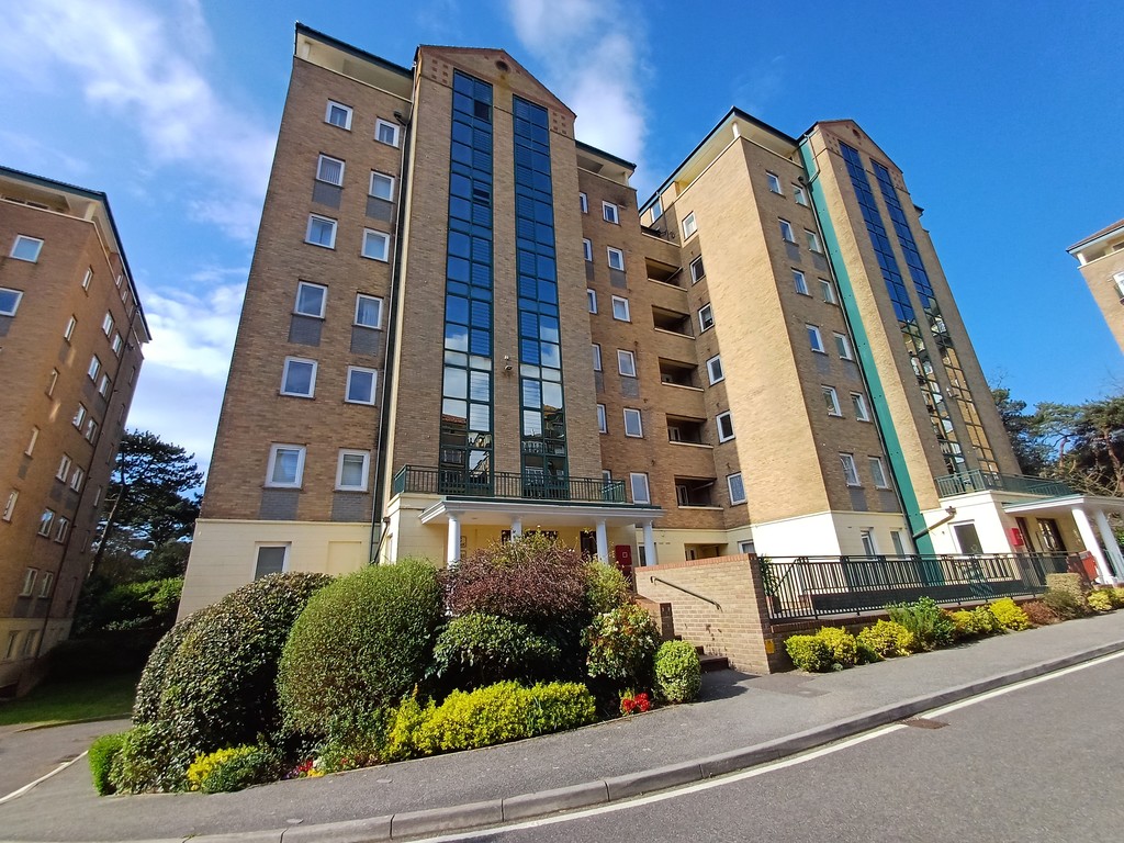 3 bed Apartment for rent in Bournemouth. From Martin & Co - Bournemouth