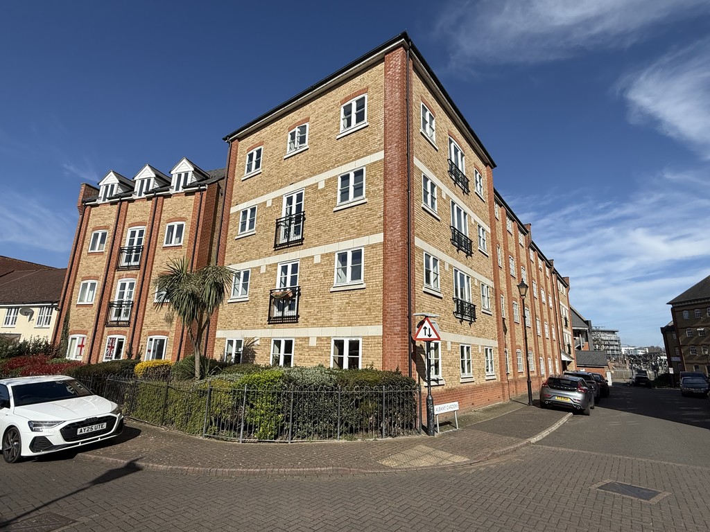 2 bed Apartment for rent in Essex. From Martin & Co - Colchester