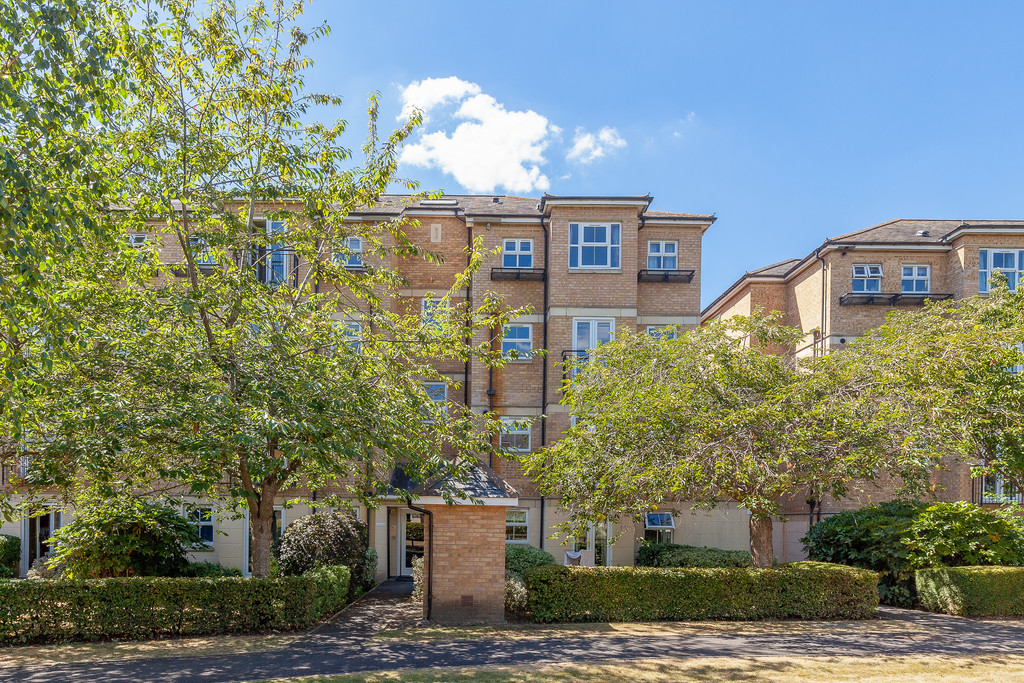 3 bed Apartment for rent in Oxfordshire. From Martin & Co - Oxford