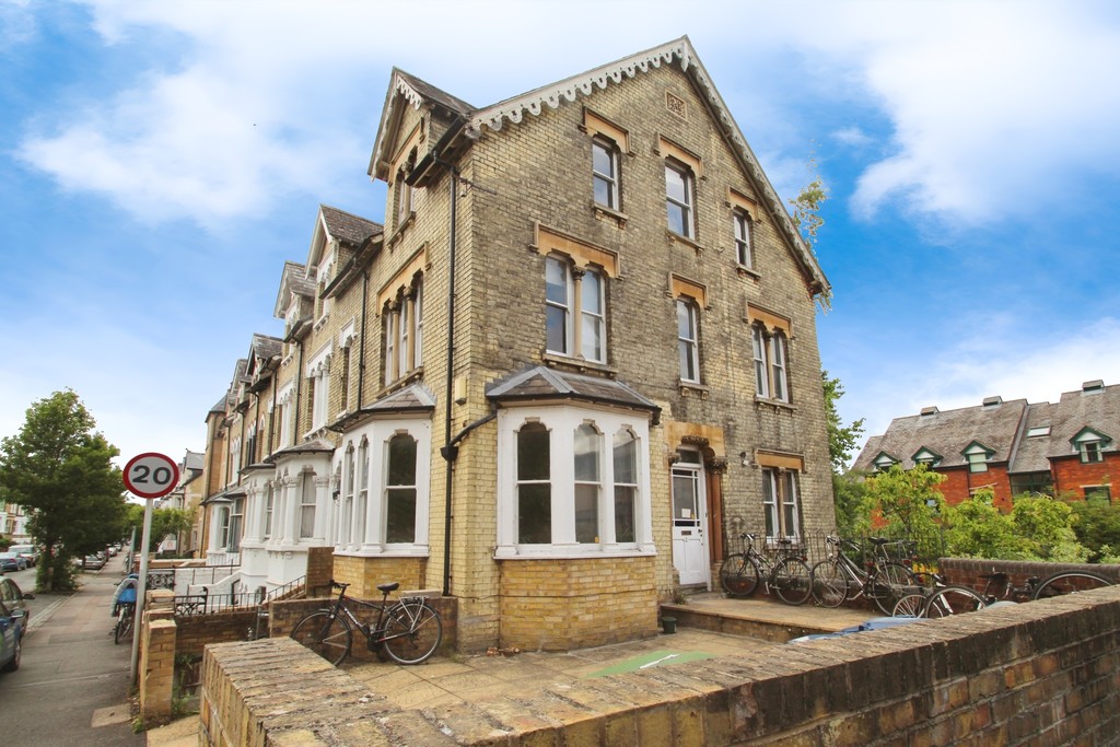 6 bed End of Terrace for rent in United Kingdom. From Martin & Co - Oxford