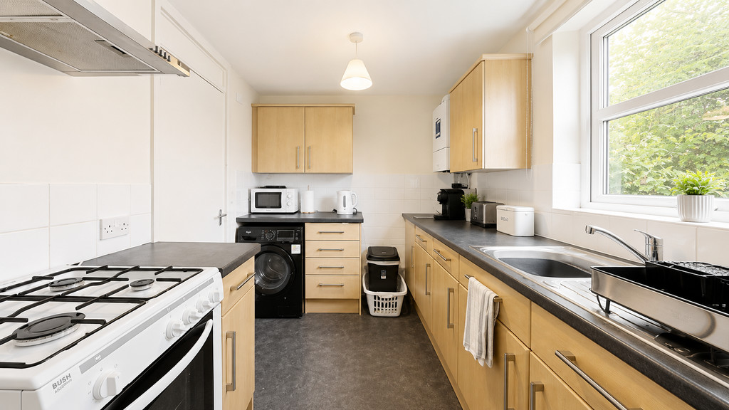 4 bed Ground Floor Flat for rent in Wolvercote. From Martin & Co - Oxford