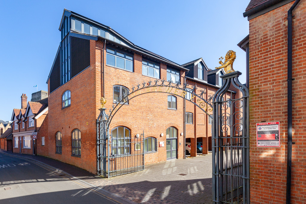 2 bed Apartment for rent in Oxfordshire. From Martin & Co - Oxford