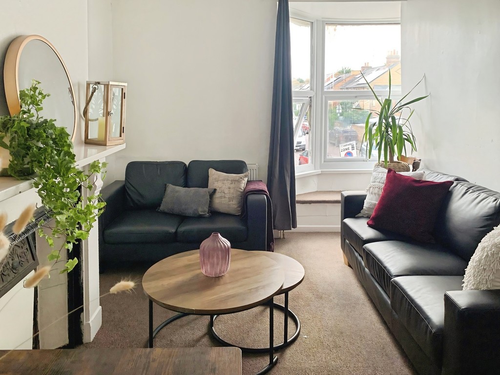 4 bed 1st Floor Flat for rent in Oxfordshire. From Martin & Co - Oxford