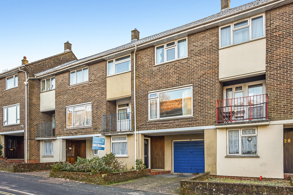 4 bed Mid Terraced House for rent in UK. From Martin & Co - Winchester