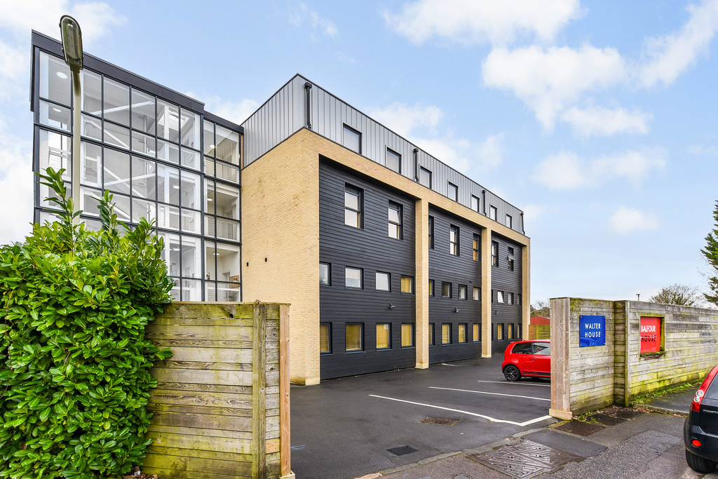 3 bed Apartment for rent in Hampshire. From Martin & Co - Winchester