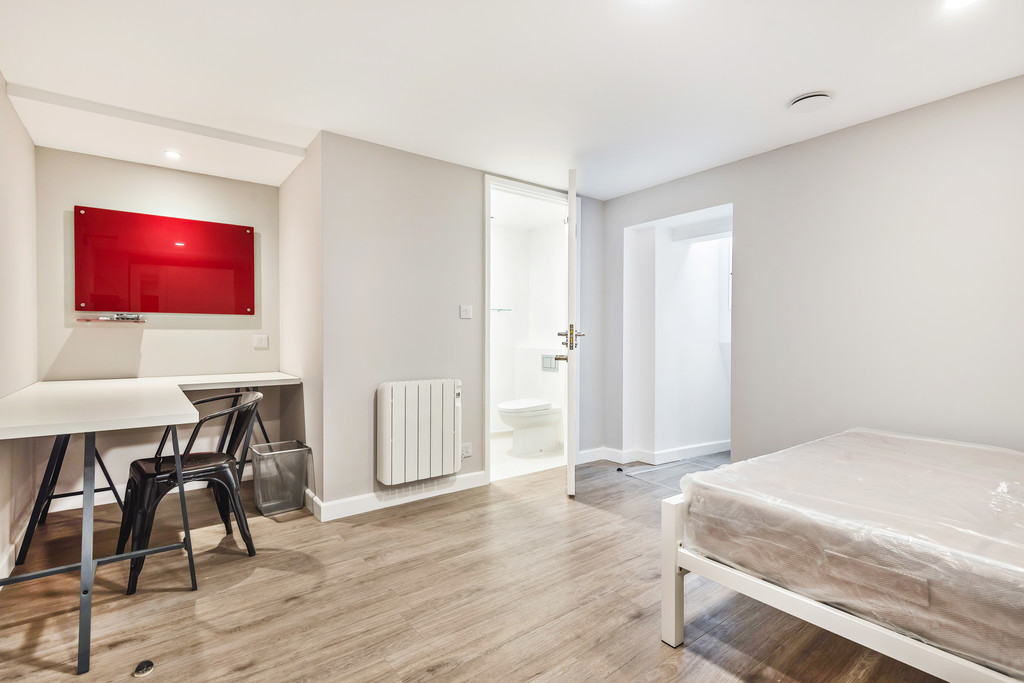 1 bed Flat Share for rent in Hampshire. From Martin & Co - Winchester