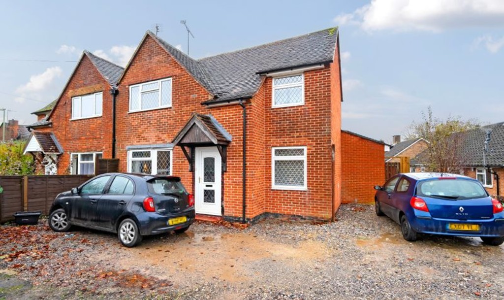 5 bed Semi Detached for rent in Hampshire. From Martin & Co - Winchester