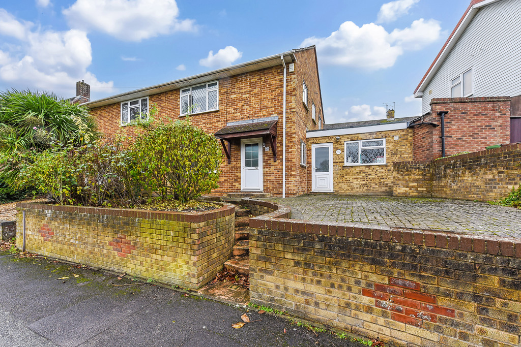 5 bed Semi Detached for rent in Hampshire. From Martin & Co - Winchester