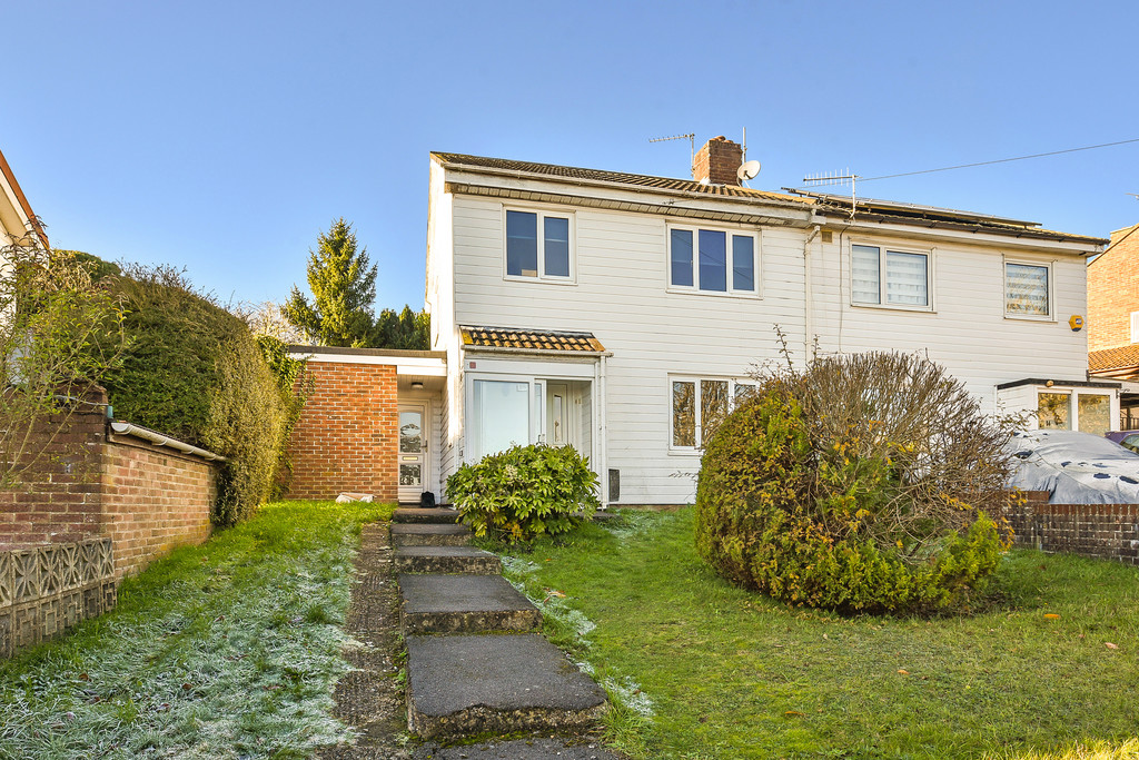 5 bed Semi Detached for rent in Hampshire. From Martin & Co - Winchester