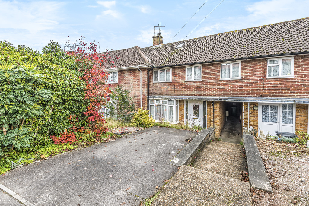 5 bed Mid Terraced House for rent in Hampshire. From Martin & Co - Winchester 5 bed Mid Terraced House for rent in Hampshire. From Martin & Co - Winchester