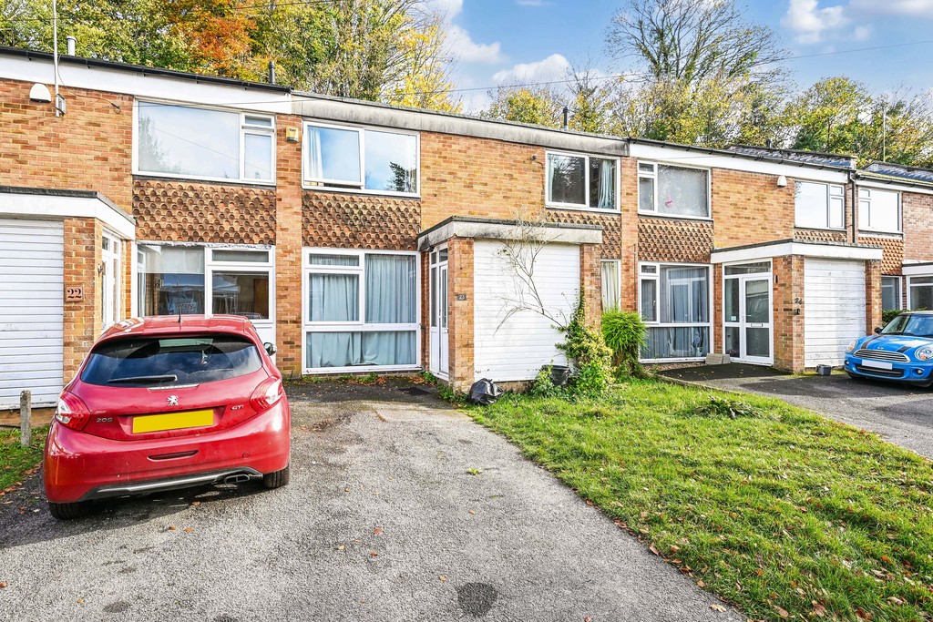 5 bed Mid Terraced House for rent in Harestock. From Martin & Co - Winchester 5 bed Mid Terraced House for rent in Harestock. From Martin & Co - Winchester