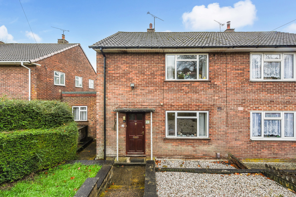 5 bed Semi Detached for rent in Hampshire . From Martin & Co - Winchester 5 bed Semi Detached for rent in Hampshire . From Martin & Co - Winchester