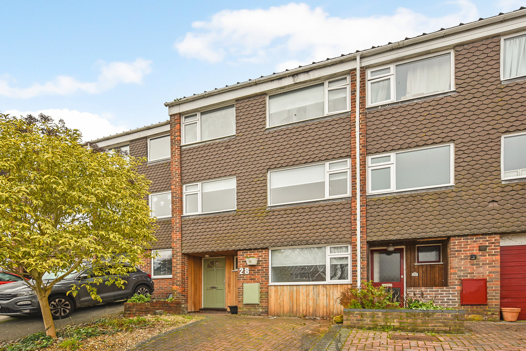 1 bed House Share for rent in Hampshire. From Martin & Co - Winchester