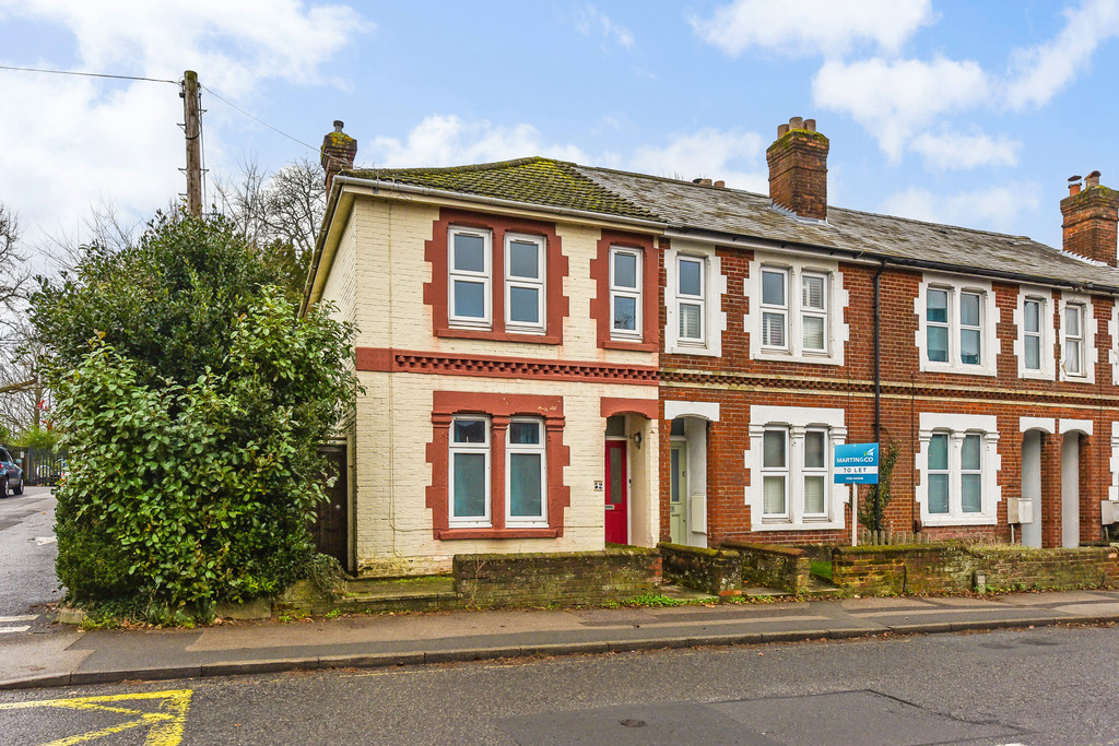 4 bed End of Terrace for rent in England. From Martin & Co - Winchester