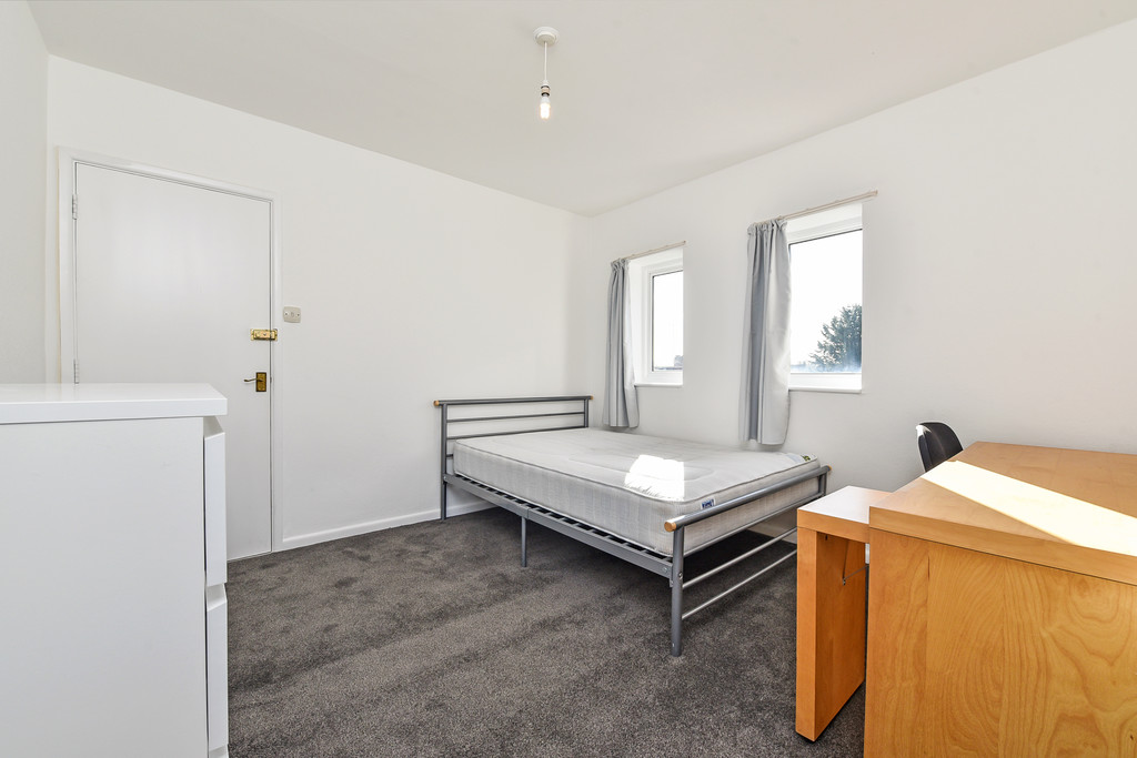 1 bed House Share for rent in Hampshire. From Martin & Co - Winchester