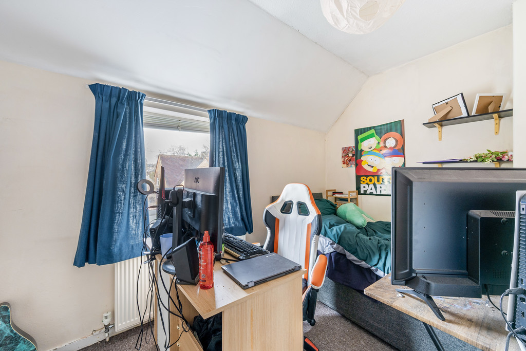 5 bed House Share for rent in Hampshire. From Martin & Co - Winchester