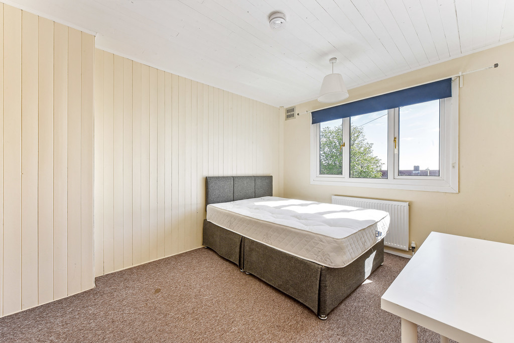 1 bed House Share for rent in Hampshire. From Martin & Co - Winchester