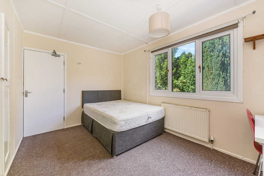 1 bed House Share for rent in Hampshire. From Martin & Co - Winchester