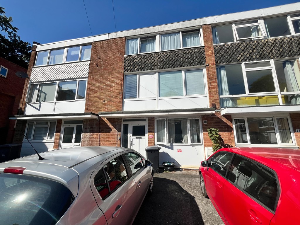 6 bed Town House for rent in Harestock. From Martin & Co - Winchester 6 bed Town House for rent in Harestock. From Martin & Co - Winchester