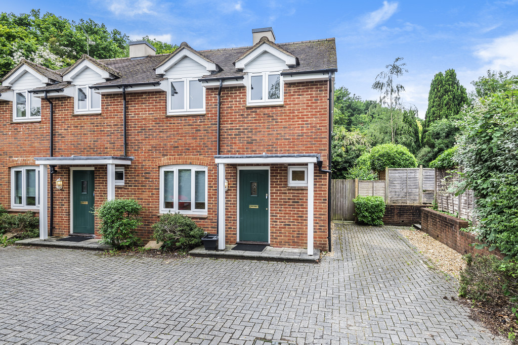 5 bed Semi Detached for rent in Hampshire. From Martin & Co - Winchester
