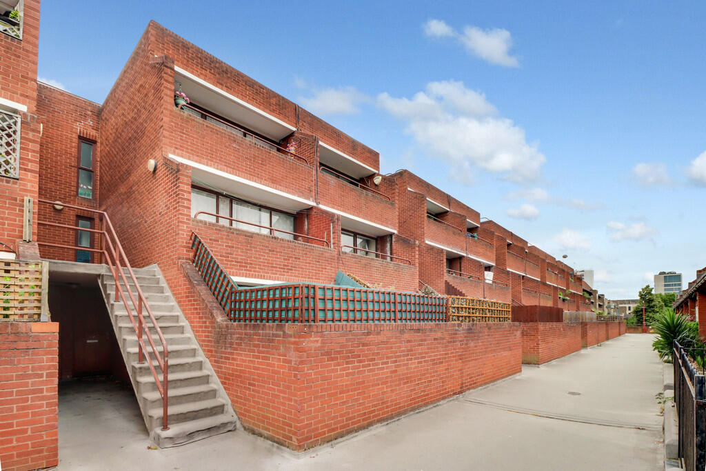 4 bed Apartment for rent in Camden Town. From Martin & Co - Camden