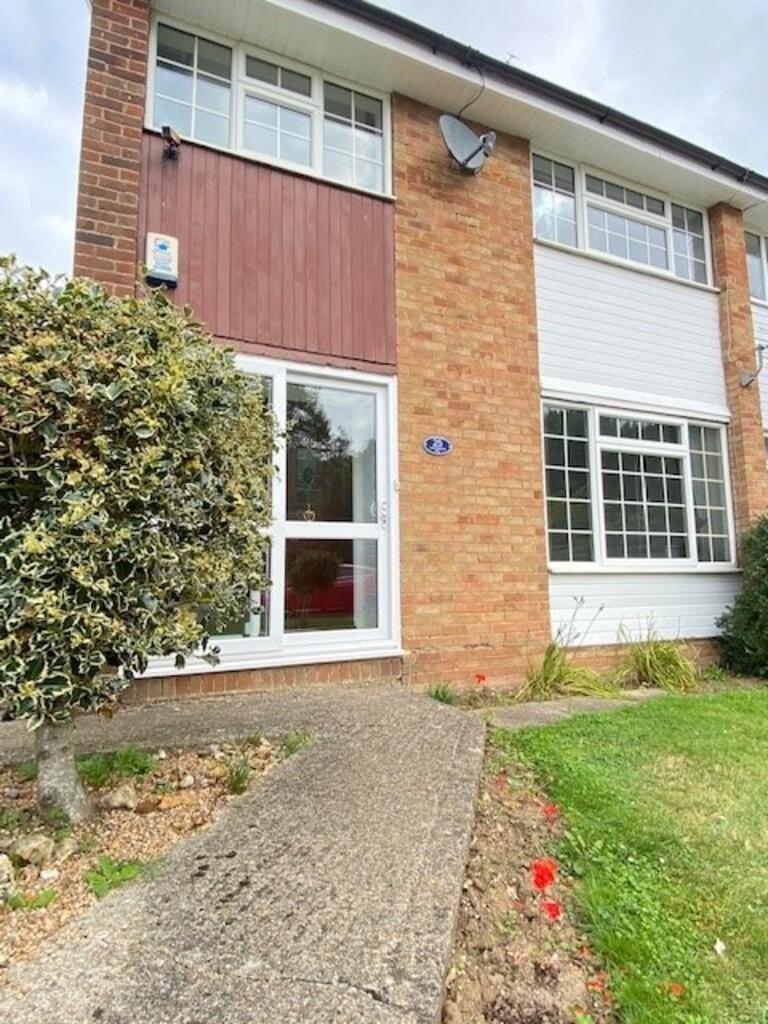 4 bed Semi Detached for rent in Canterbury. From Martin & Co - Canterbury 4 bed Semi Detached for rent in Canterbury. From Martin & Co - Canterbury