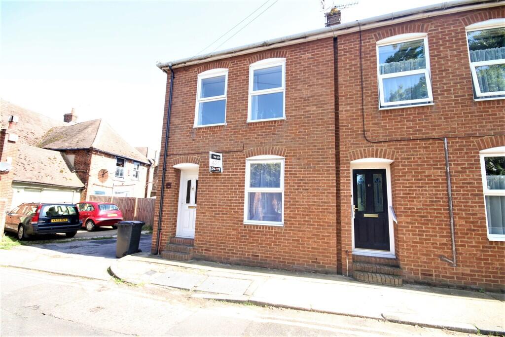 4 bed Mid Terraced House for rent in Canterbury. From Martin & Co - Canterbury