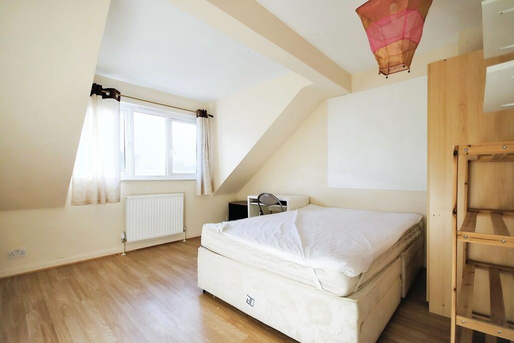 1 bed Mid Terraced House for rent in Canterbury. From Martin & Co - Canterbury 1 bed Mid Terraced House for rent in Canterbury. From Martin & Co - Canterbury