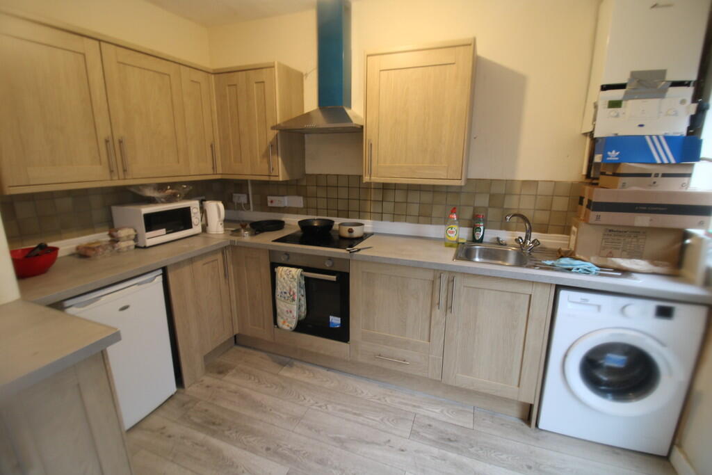 3 bed Mid Terraced House for rent in Wilford. From Martin & Co - Nottingham