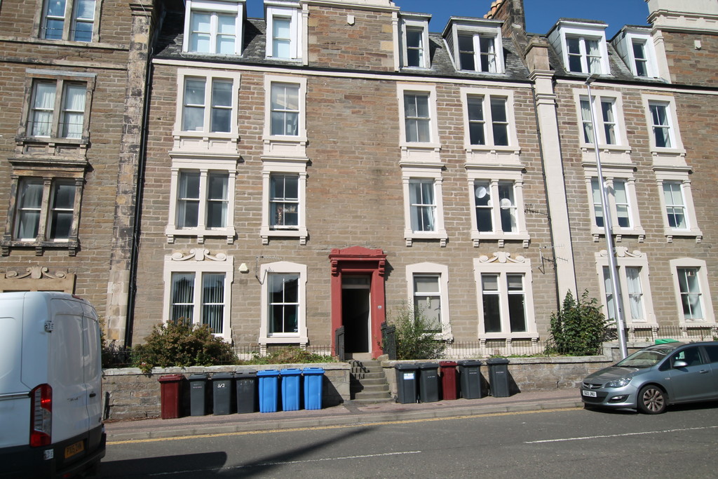 2 bed Apartment for rent in Kingoodie. From Martin & Co - Dundee