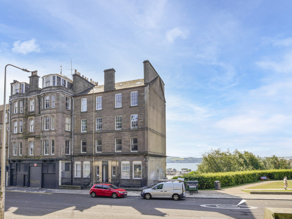 2 bed Apartment for rent in .. From Martin & Co - Dundee