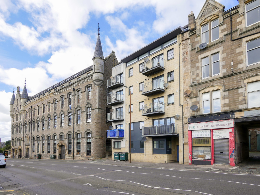 3 bed Apartment for rent in Scotland . From Martin & Co - Dundee