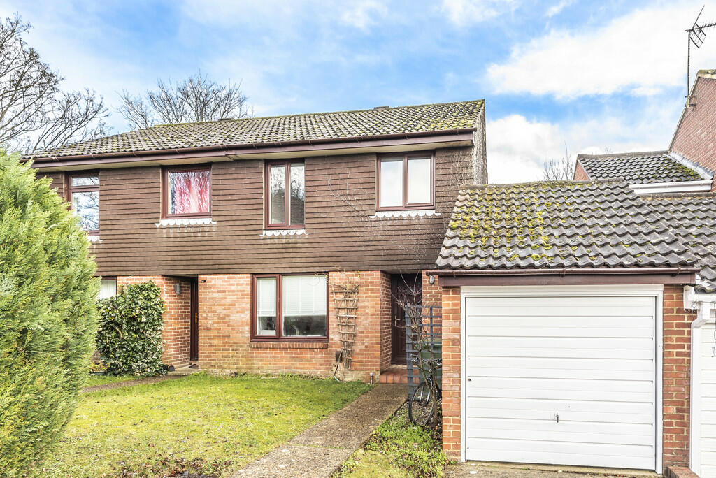 4 bed Semi Detached for rent in Winchester. From Martin & Co - Winchester
