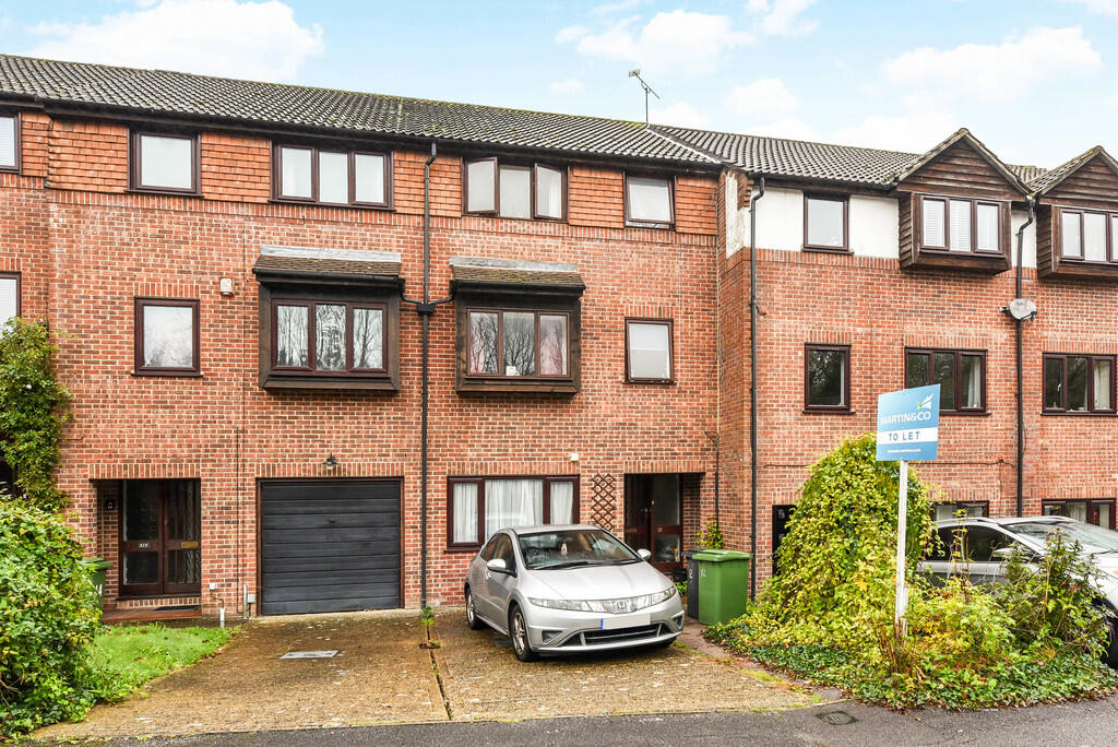 6 bed Mid Terraced House for rent in Winchester. From Martin & Co - Winchester