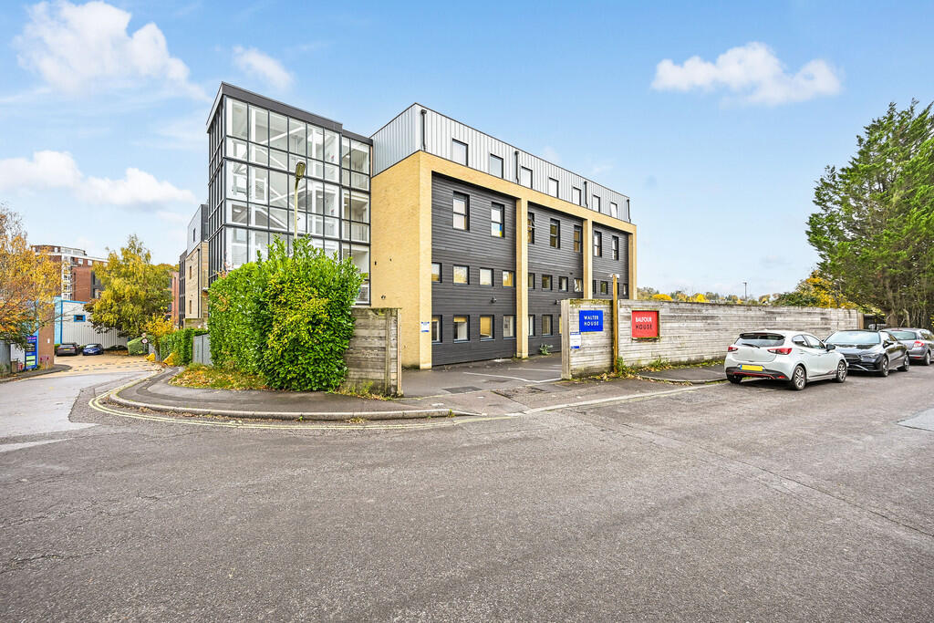 2 bed Apartment for rent in Winchester. From Martin & Co - Winchester