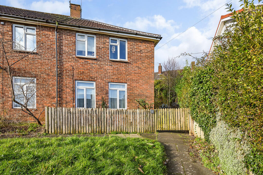 5 bed Semi Detached for rent in Winchester. From Martin & Co - Winchester 5 bed Semi Detached for rent in Winchester. From Martin & Co - Winchester