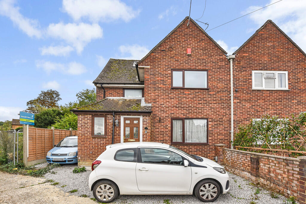 6 bed Semi Detached for rent in Winchester. From Martin & Co - Winchester